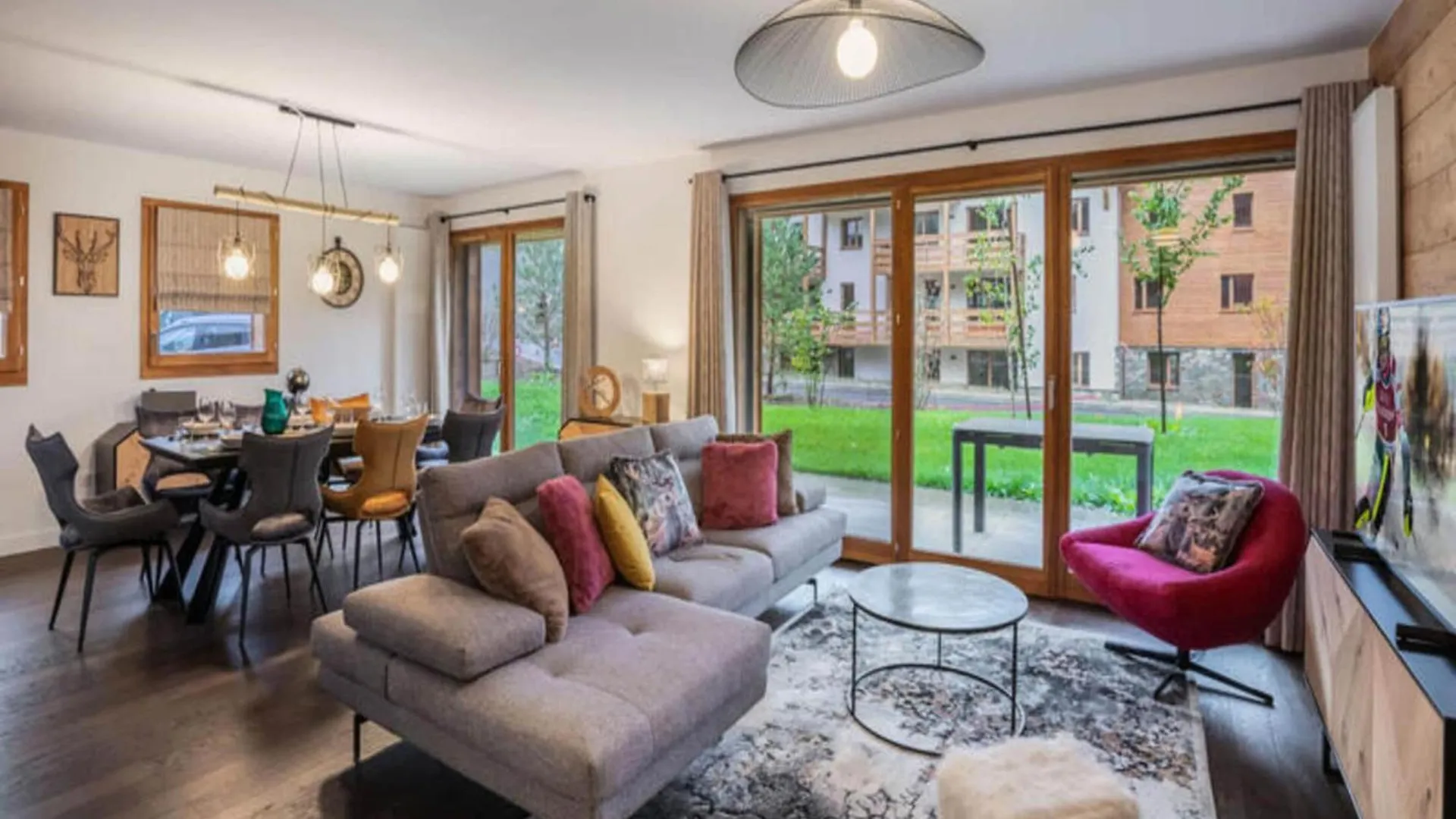 Silver Lodge Residence - B contacts